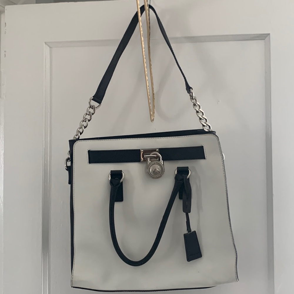 Michael Kors purse - Picture 1 of 7